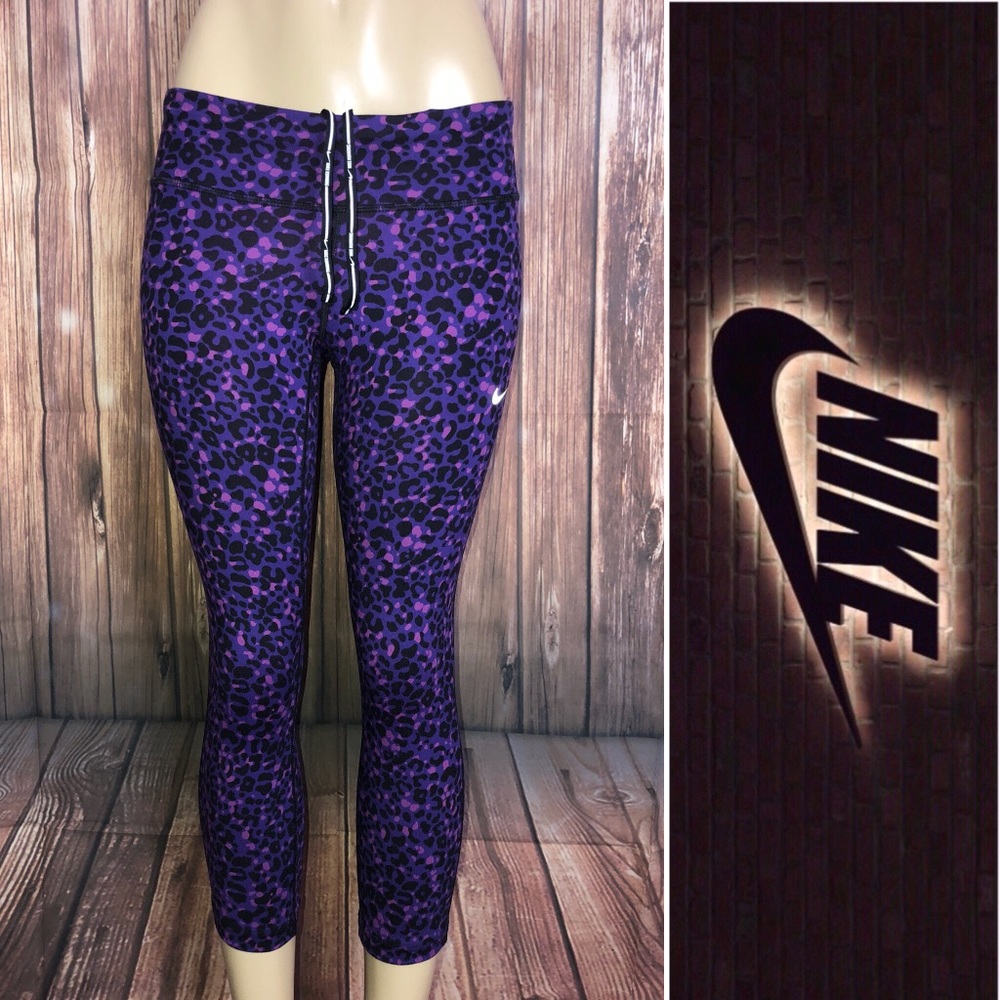 Nike Athletic Capri Small